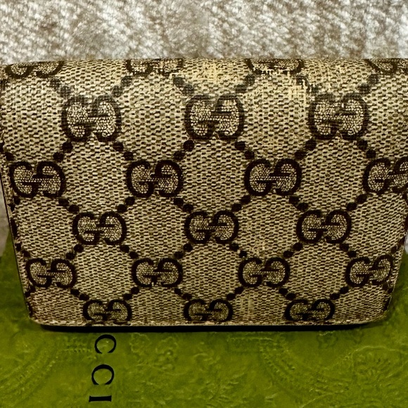 ✨💎GUCCI💎✨ Rare GG Supreme Canvas Cherry Wallet with Box - Picture 4 of 13